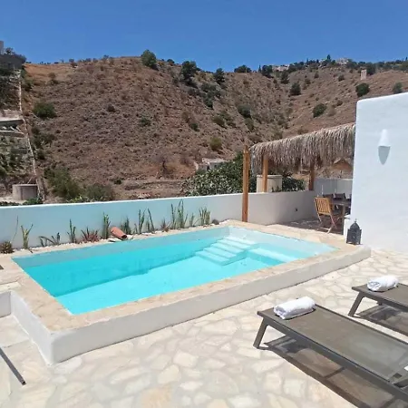 Casa el Almendro piscina privada-3
